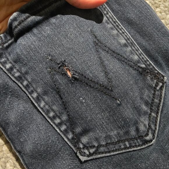 MOTHER the Looker Ankle Fray Jeans - Picture 3 of 6